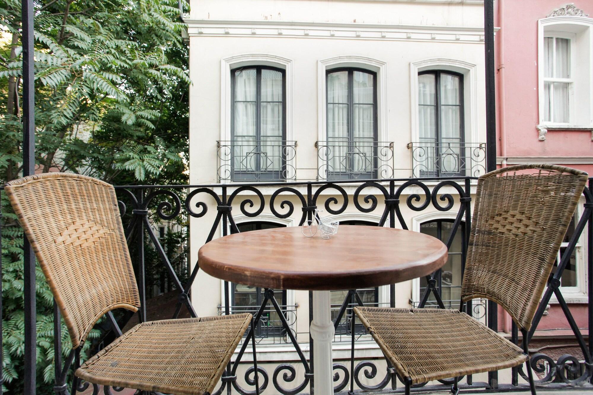 The Loft Istanbul Hotel Exterior photo