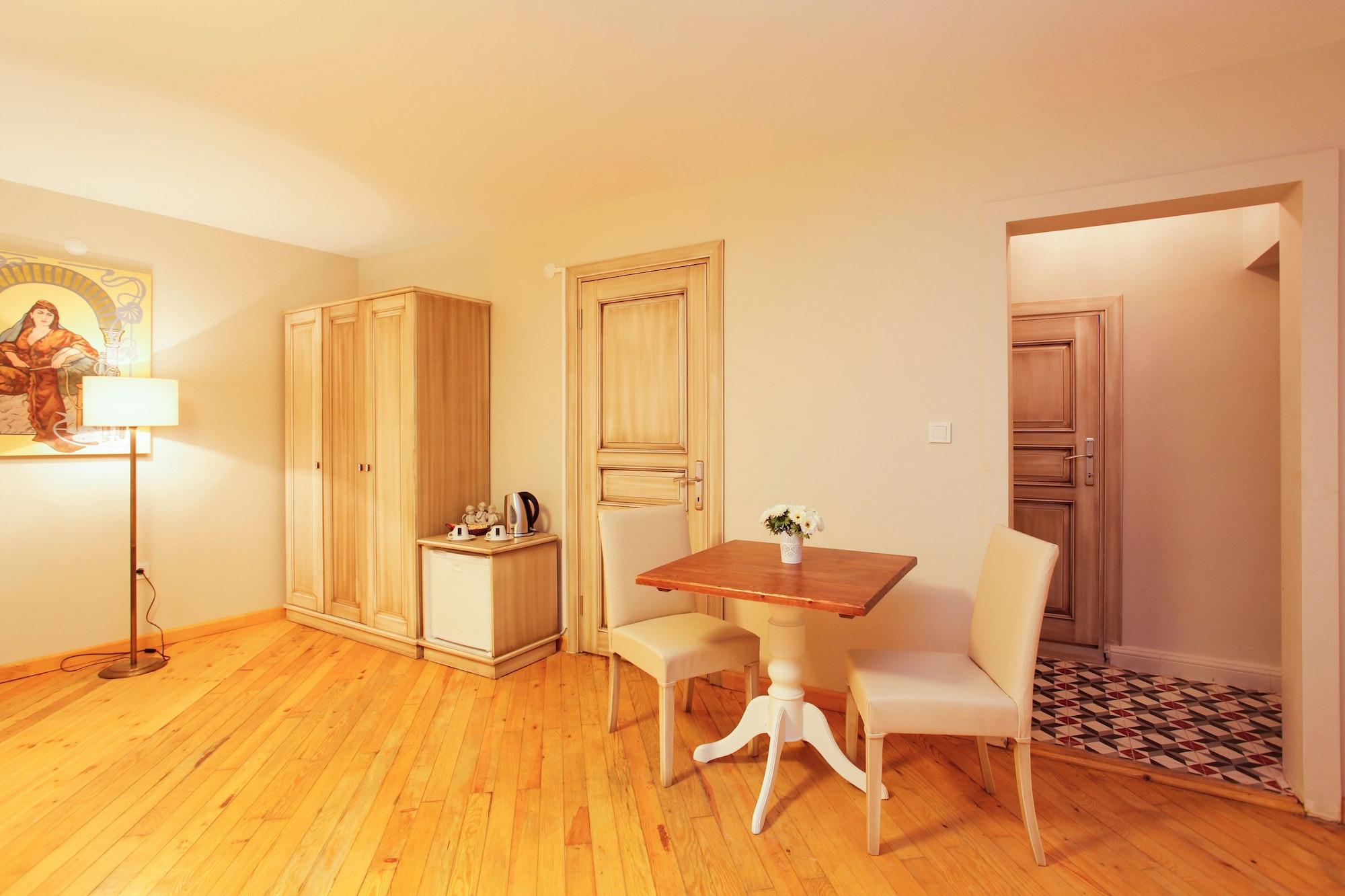 The Loft Istanbul Hotel Exterior photo